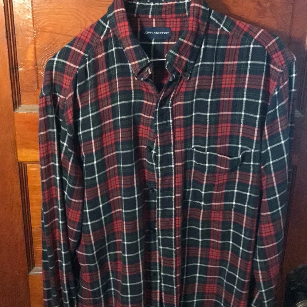 Multiple colored flannels - Picture 3 of 5